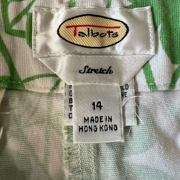 2/$30 Talbots Shorts Stretch Green and White Floral SZ 14 - Picture 7 of 13
